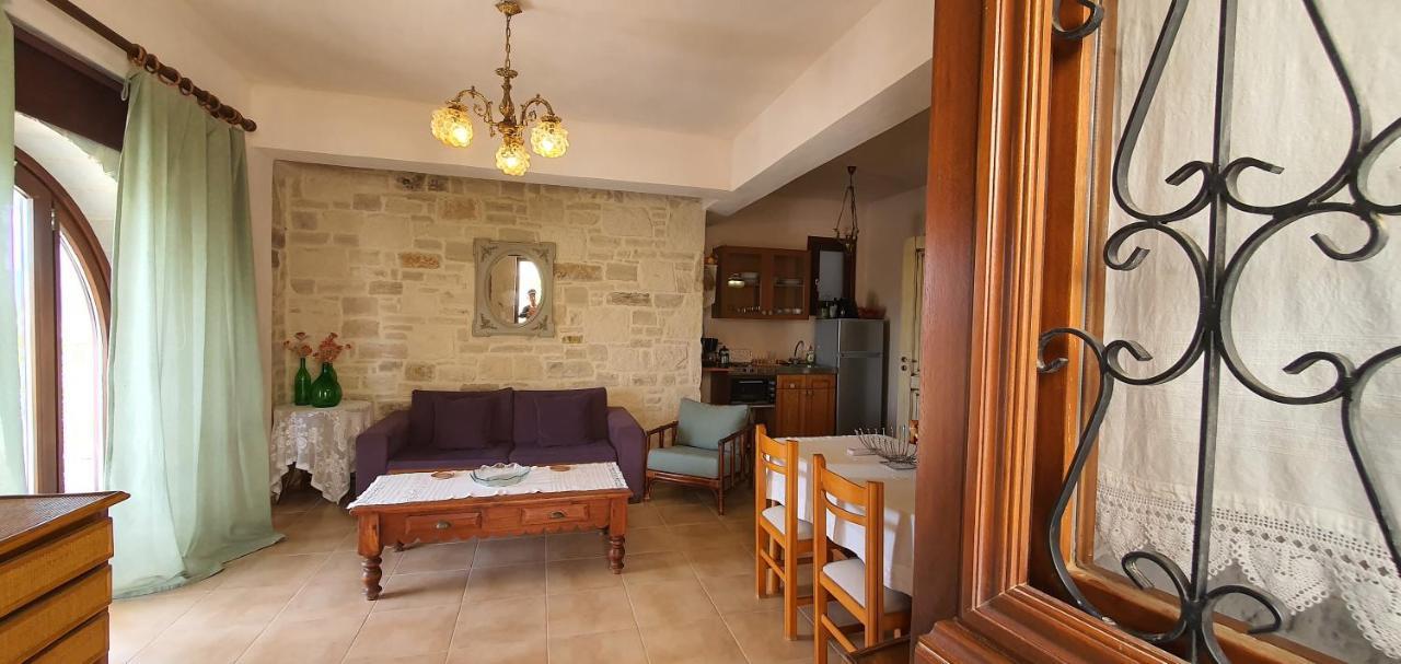 Apartamento Aelia Kamilari Exterior foto